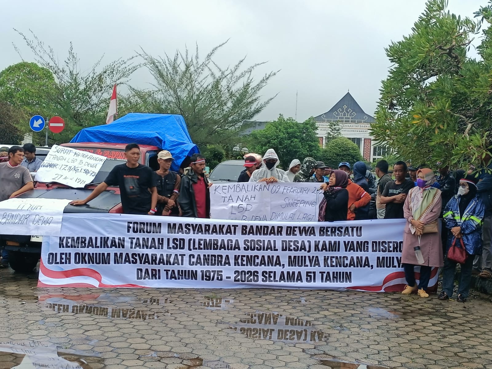 Polres Tulang Bawang Barat laksanakan Pengamanan kegiatan Aksi Damai Penyampaian Aspirasi Forum Masyarakat Bandar Dewa Bersatu (FMBB)