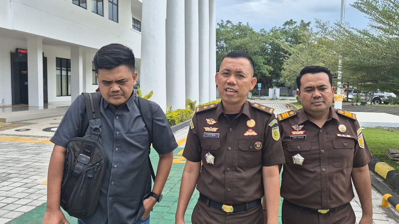 Pagu Rp 5 Miliar Diduga Dikorupsi, BPKP Segera Serahkan Audit Kasus Dump Truck DLH Loteng, Kejari: Siap-siap, Siapa Bertanggung Jawab!