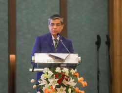 Menaker: Lulusan Perguruan Tinggi Harus Miliki Strategi Triple Readiness Hadapi Era AI