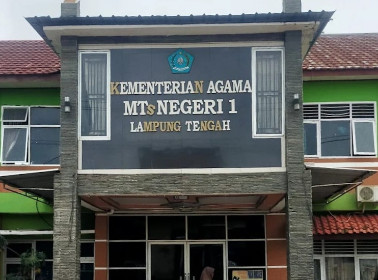 Dibawah Kepemimpinan Kepsek Lekat Rahman MTsN 1 Lamteng Maju Secara Akademik, Berkarekter dan Berprestasi 