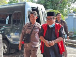 Mantan Bupati Lombok Tengah Dua Periode Resmi Dijebloskan ke Sel Tahanan oleh Kejari Lombok Tengah