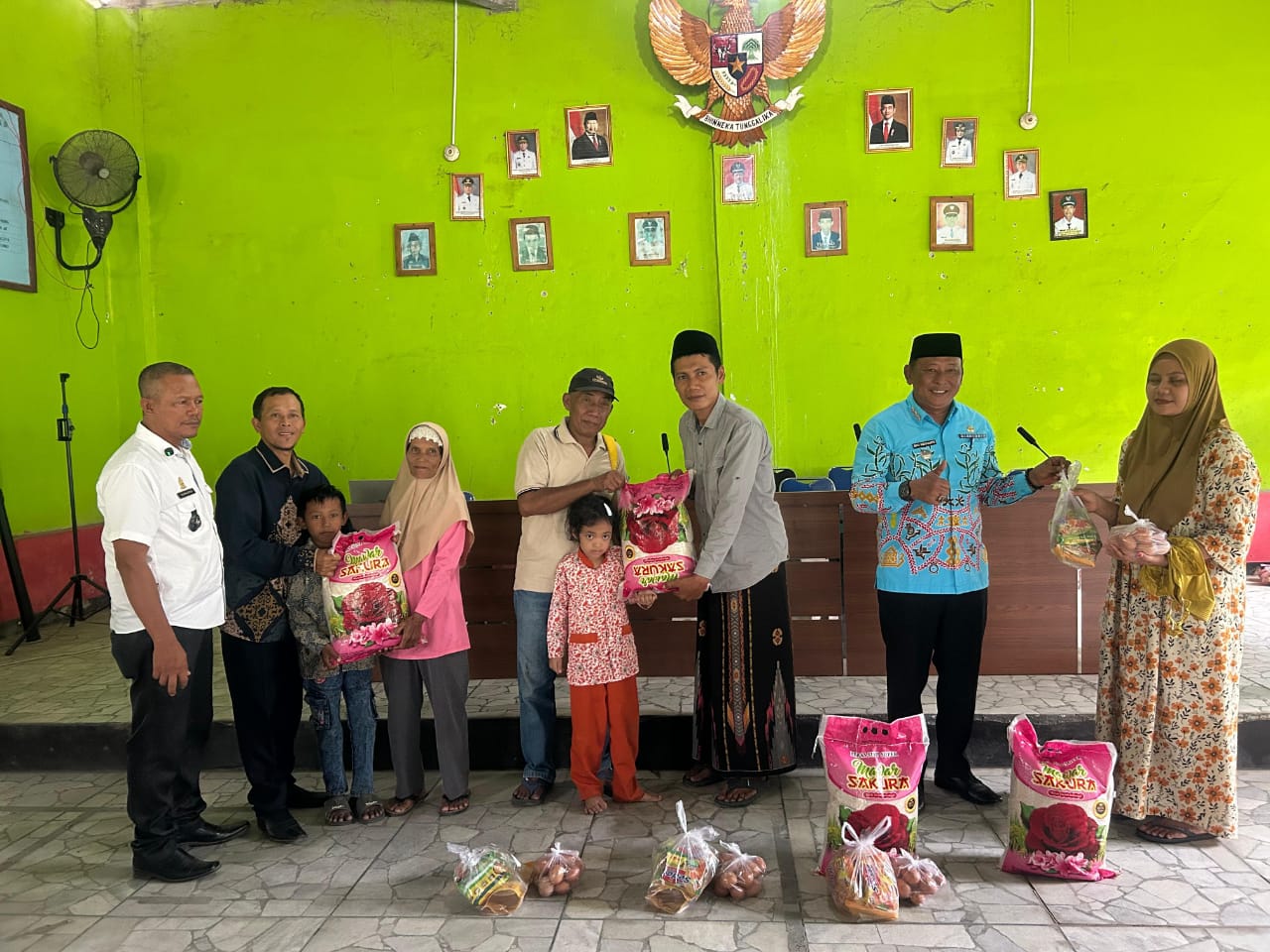 Dari Anggaran PAK, Kampung GB 3 Lamteng Salurkan Bantuan Sembako ke Masyarakat Membutuhkan