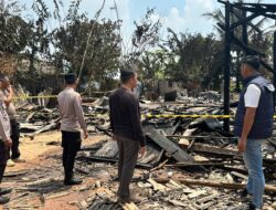 Kebakaran Hanguskan Satu Kopel Bedeng Pekerja di PT SIL Tulang Bawang, Kerugian Capai Rp180 Juta