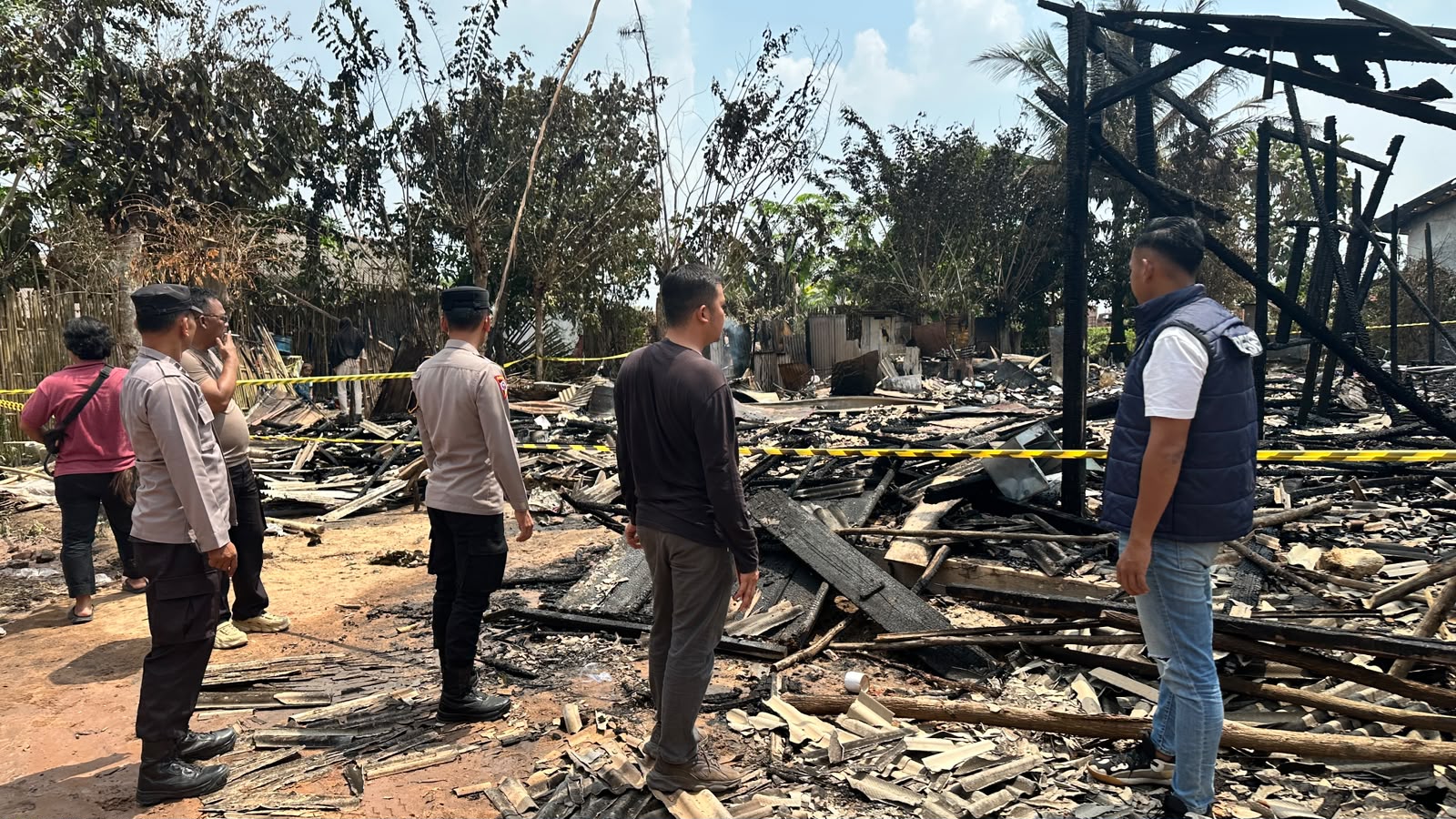 Kebakaran Hanguskan Satu Kopel Bedeng Pekerja di PT SIL Tulang Bawang, Kerugian Capai Rp180 Juta