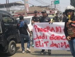 Gerakan 9 Bersama Aliansi Masyarakat Peduli Pembangunan Unjuk Rasa Terkait Kualitas Buruk Jalan 