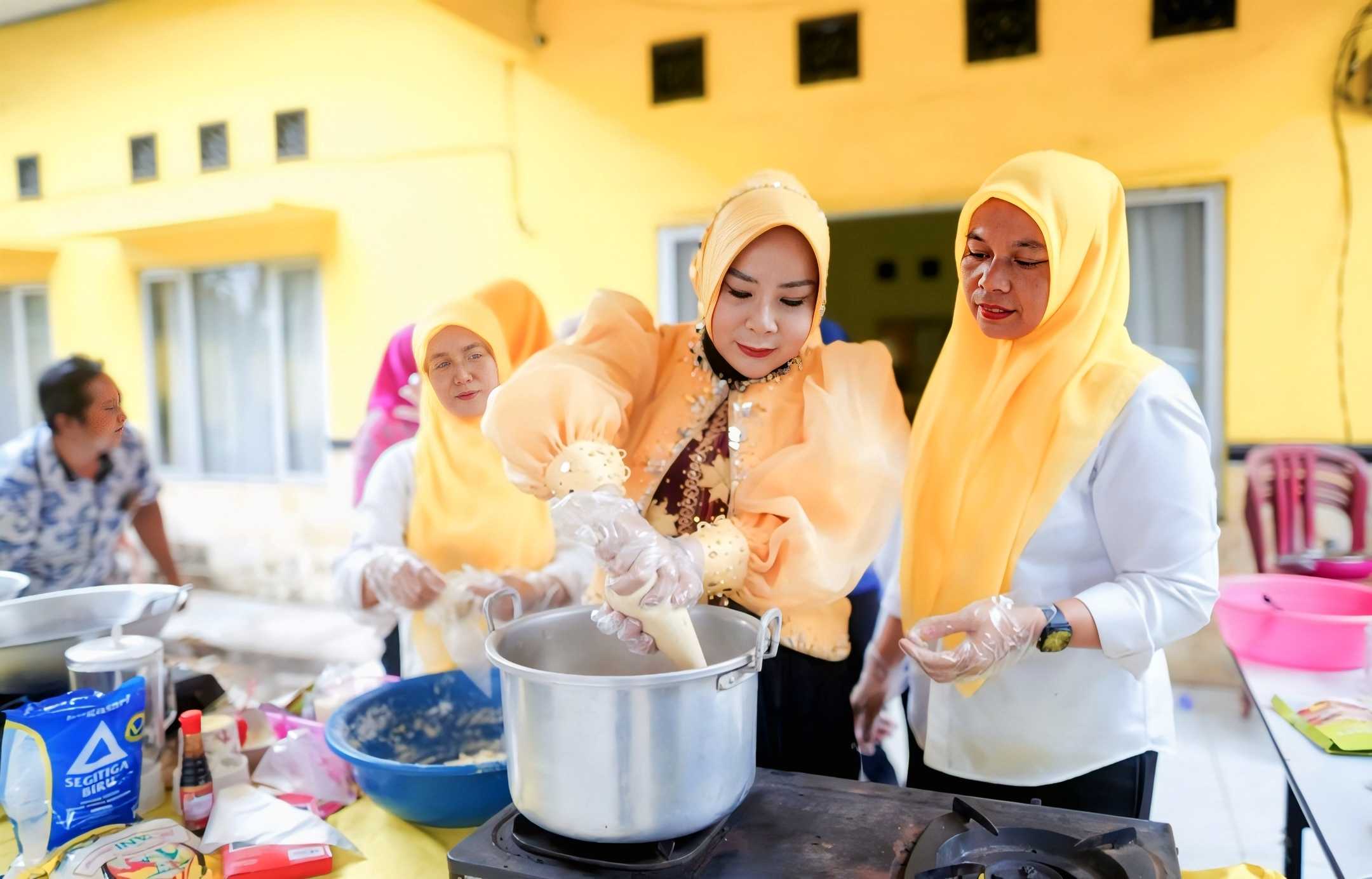 IIPG Lamteng Latih Ratusan Ibu Olah Ikan Jadi Peluang Usaha